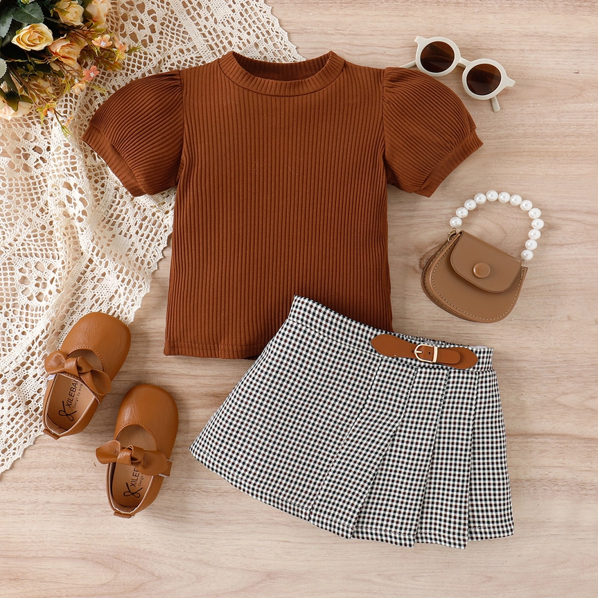 Ensemble t-shirt et jupe plissée pied-de-poule